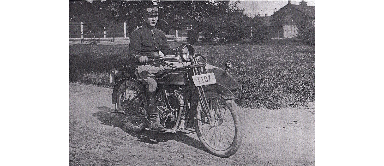 Island military hoppers